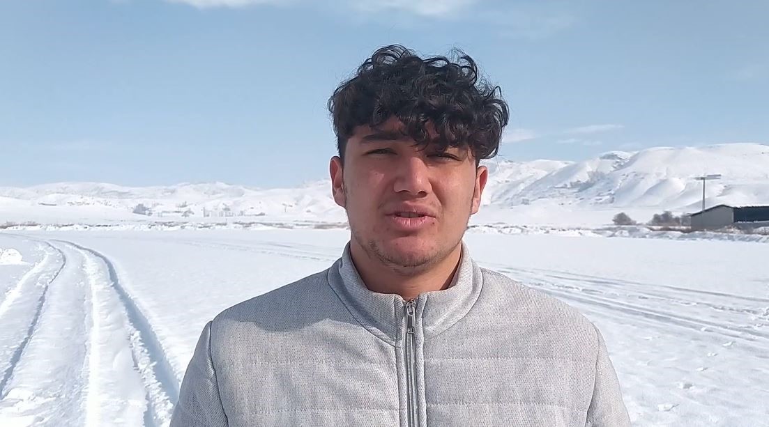 Sıcaklığın eksi 21 dereceye düştüğü Sivas’ta Sızır Şelalesi’nde devasa buz sarkıtları oluştu