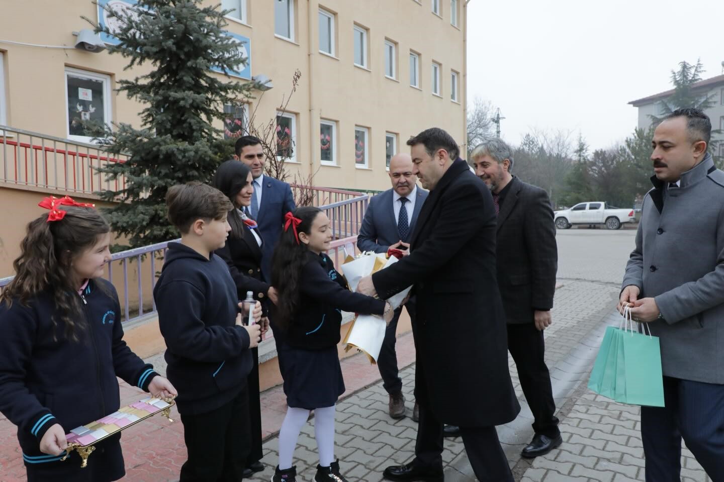 Kütahya’da 570 okuldaki 90 bin 373 öğrenci karne heyecanı yaşadı