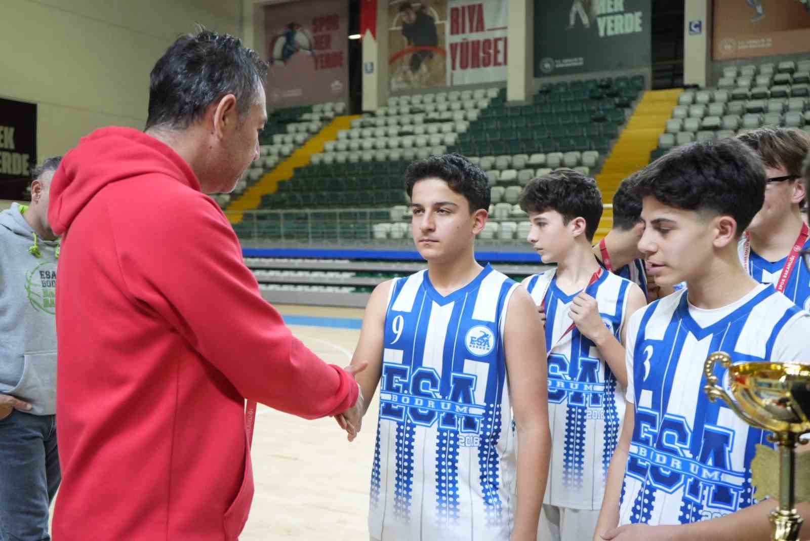 Muğla’da U14 basketbol nefes kesti
