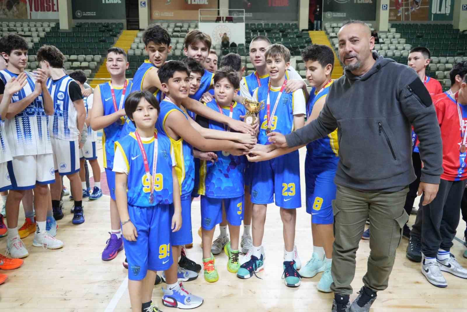 Muğla’da U14 basketbol nefes kesti