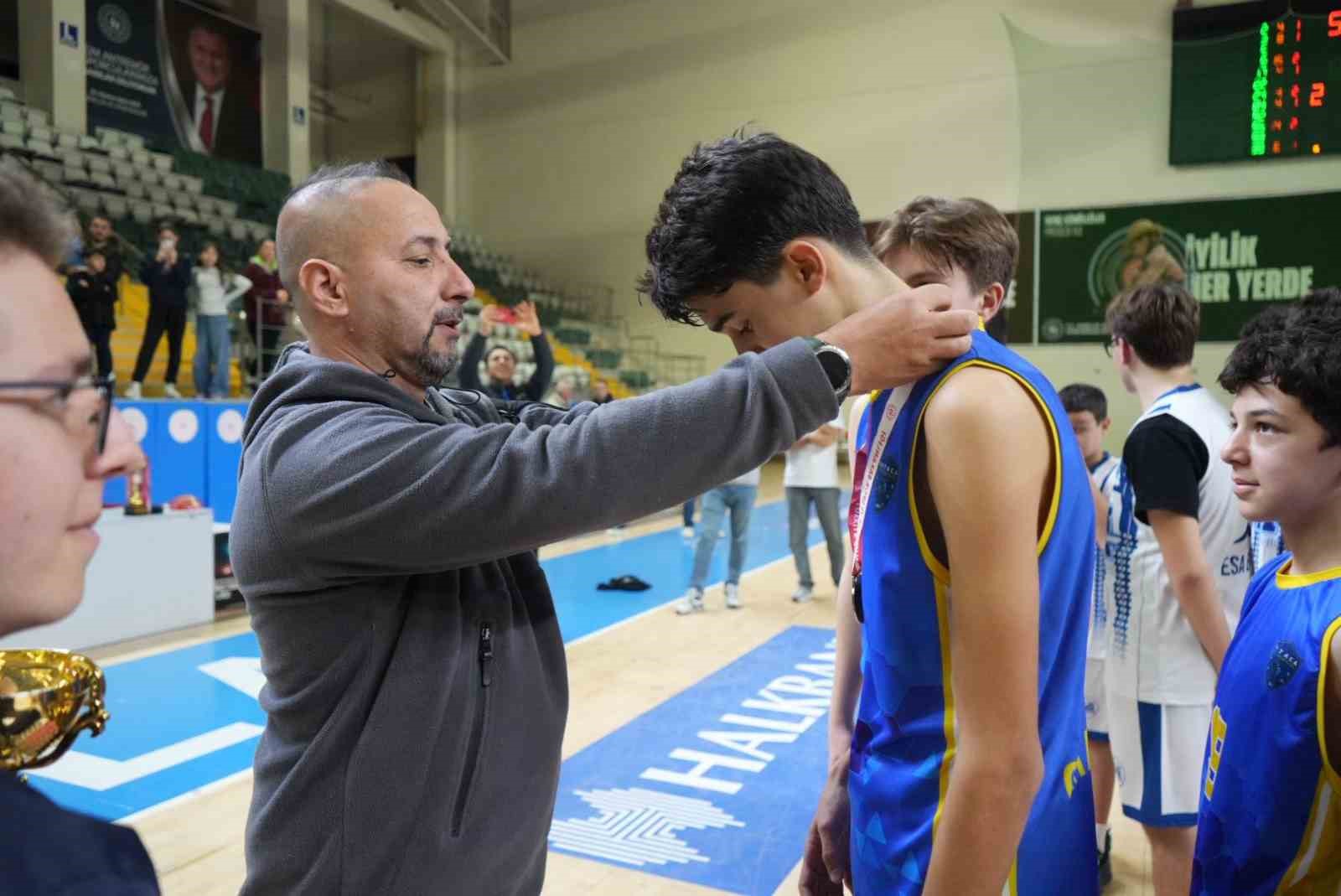 Muğla’da U14 basketbol nefes kesti