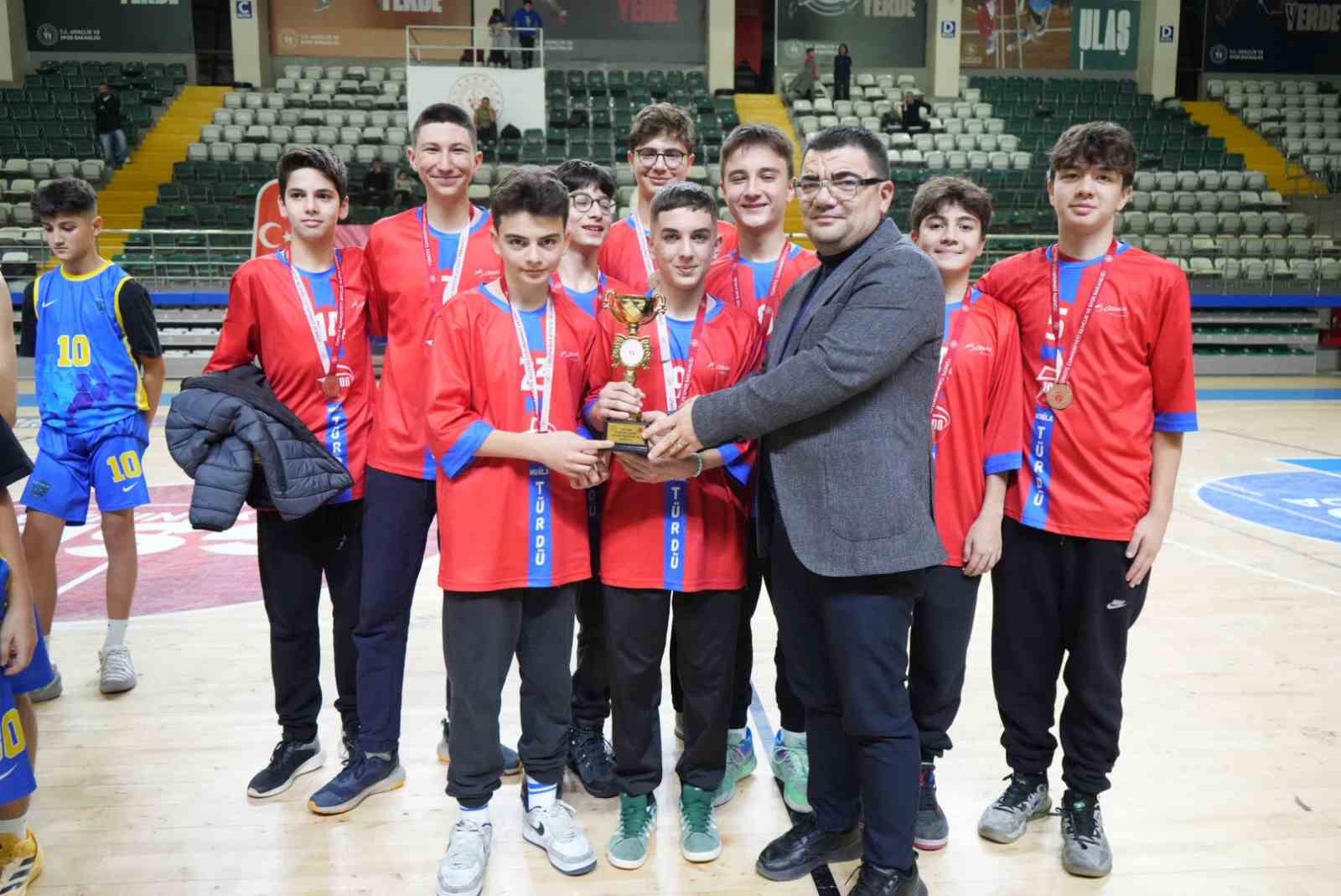 Muğla’da U14 basketbol nefes kesti