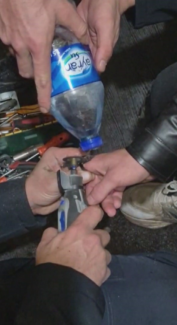 Parmağına sıkışan yüzüğü itfaiye çıkardı