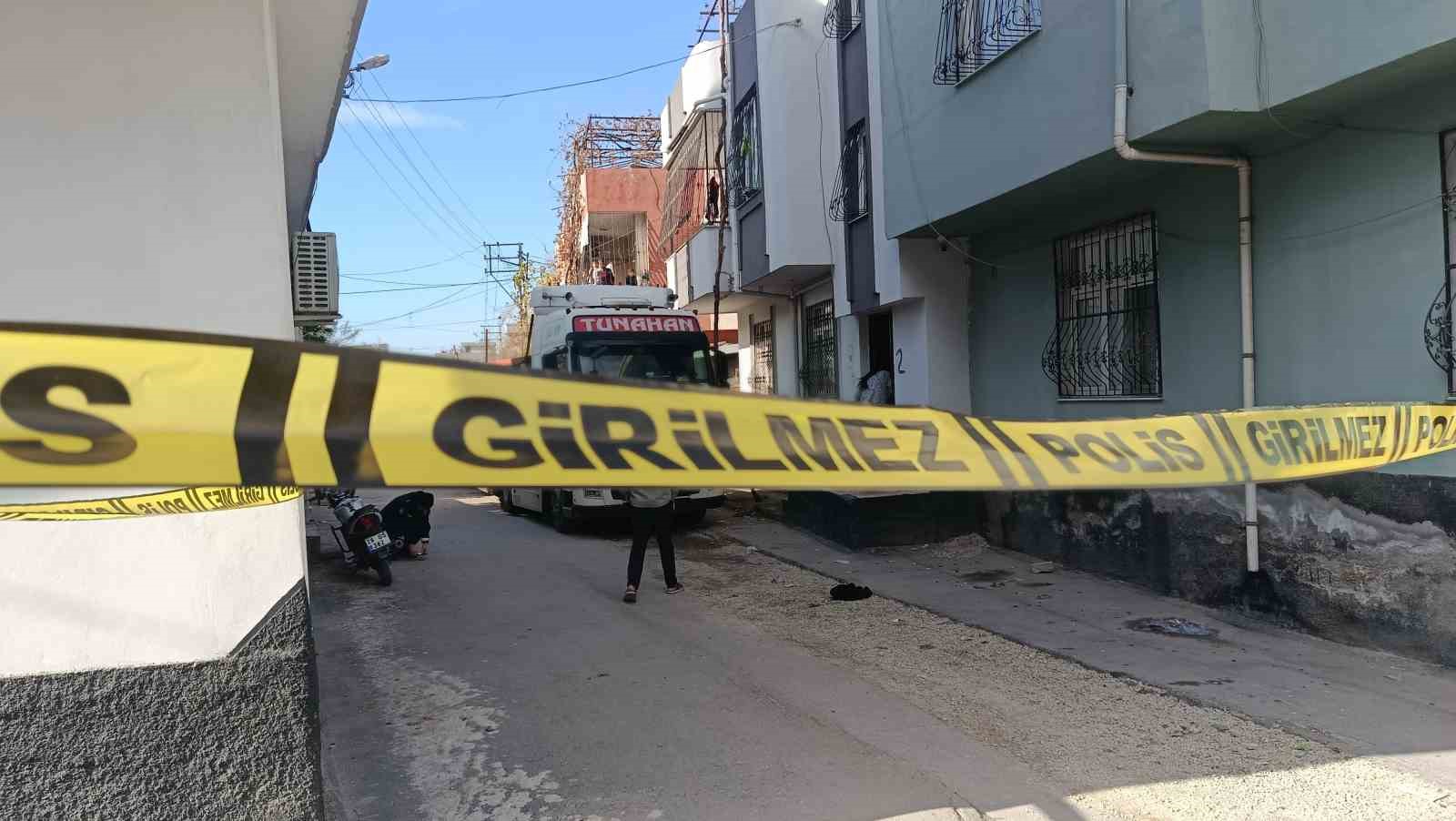 Tartıştığı dayısını sokak ortasında vurdu