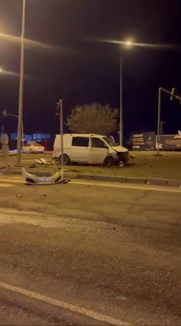 Diyarbakır’da iki araç çarpıştı: 2 yaralı