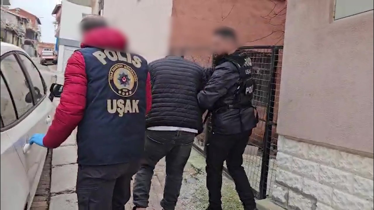 Uşak’ta zehir tacirlerine eşzamanlı operasyon: 8 gözaltı