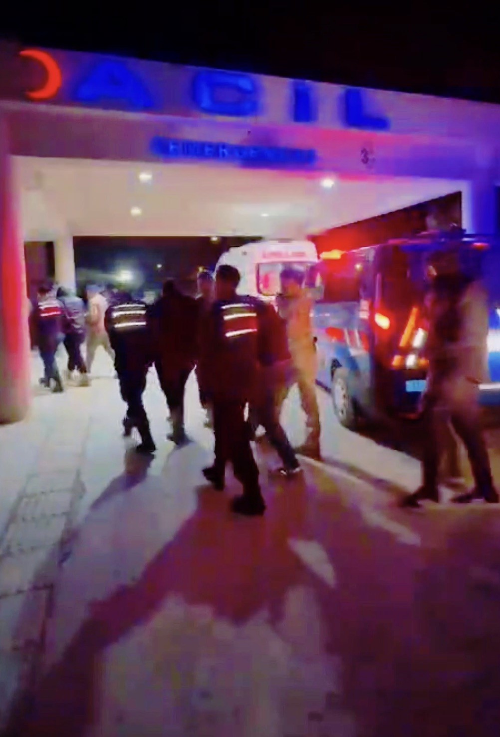 Çanakkale’de göçmen kaçakçılığı operasyonu: 4 organizatör ve 25 kaçak göçmen yakalandı