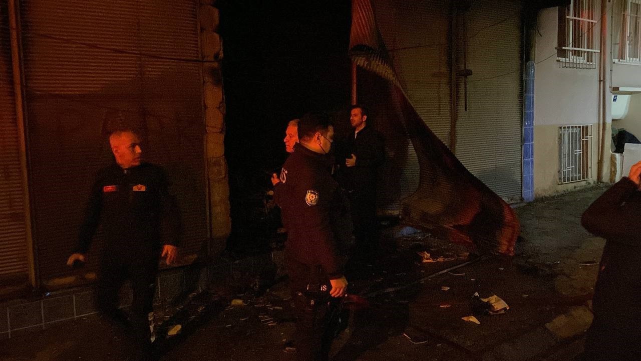 Aydın’da yangın: Dumandan etkilenen 2 kişi hastaneye kaldırıldı