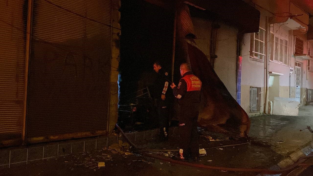 Aydın’da yangın: Dumandan etkilenen 2 kişi hastaneye kaldırıldı