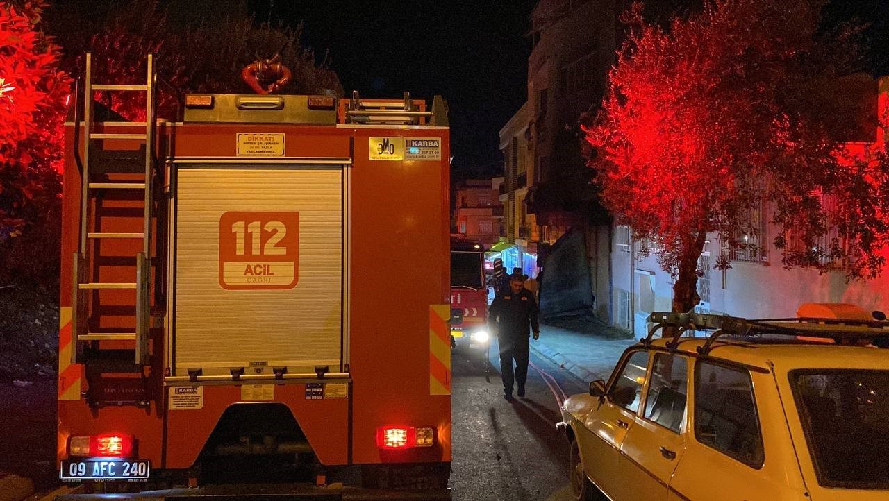 Aydın’da yangın: Dumandan etkilenen 2 kişi hastaneye kaldırıldı