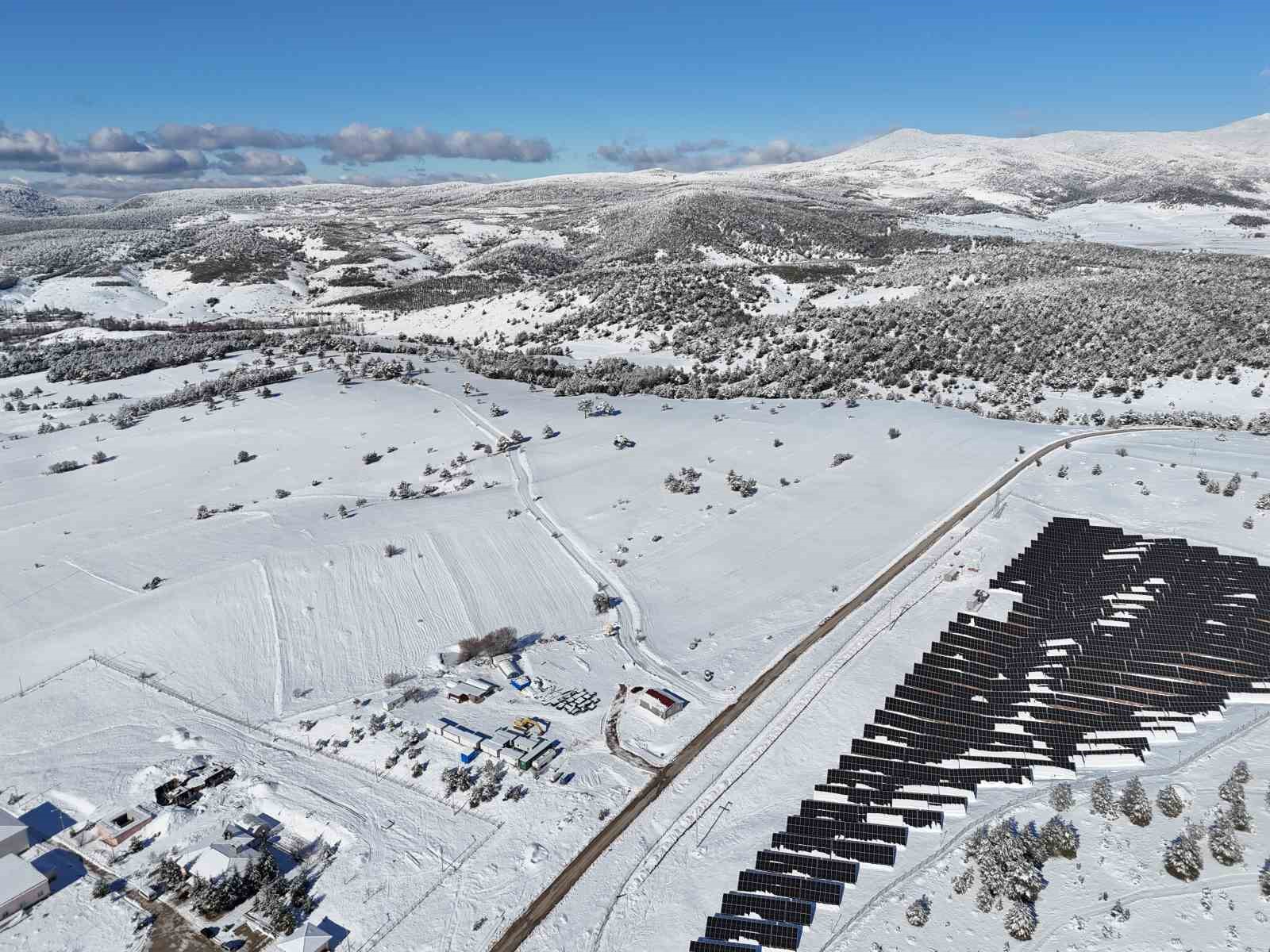 Uşak’ta kartpostallık kar manzaraları