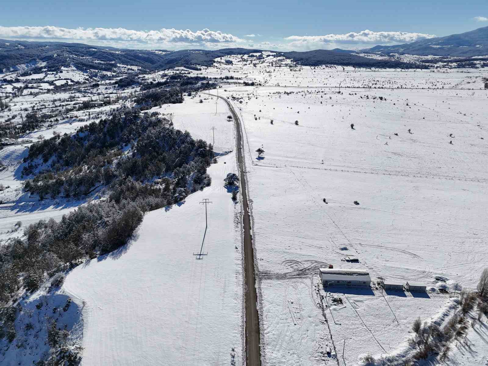 Uşak’ta kartpostallık kar manzaraları