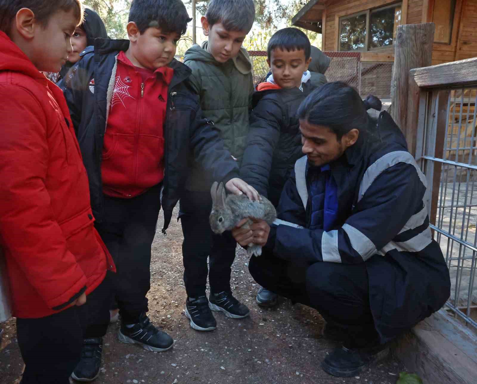 Doğal Yaşam Parkı’nda çocuklara hayvan ve doğa sevgisi aşılanıyor