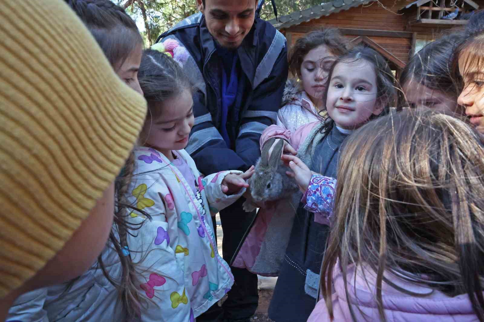 Doğal Yaşam Parkı’nda çocuklara hayvan ve doğa sevgisi aşılanıyor