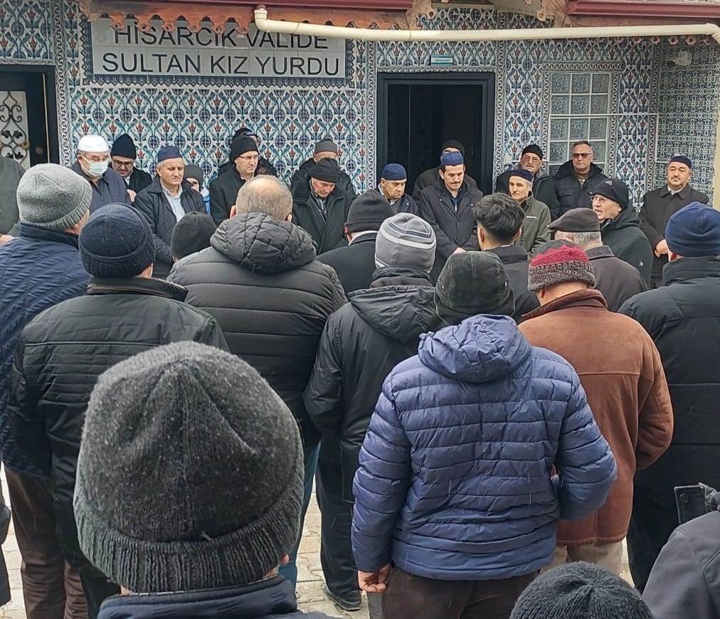 Hisarcık’ta 23 kişilik umre kafilesi dualarla uğurlandı