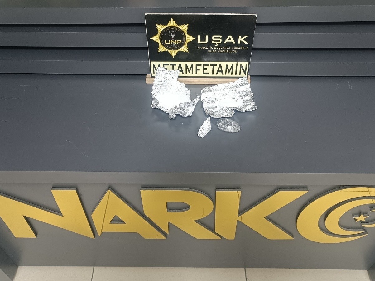 Uşak’ta uyuşturucu operasyonunda 2 kişi tutuklandı