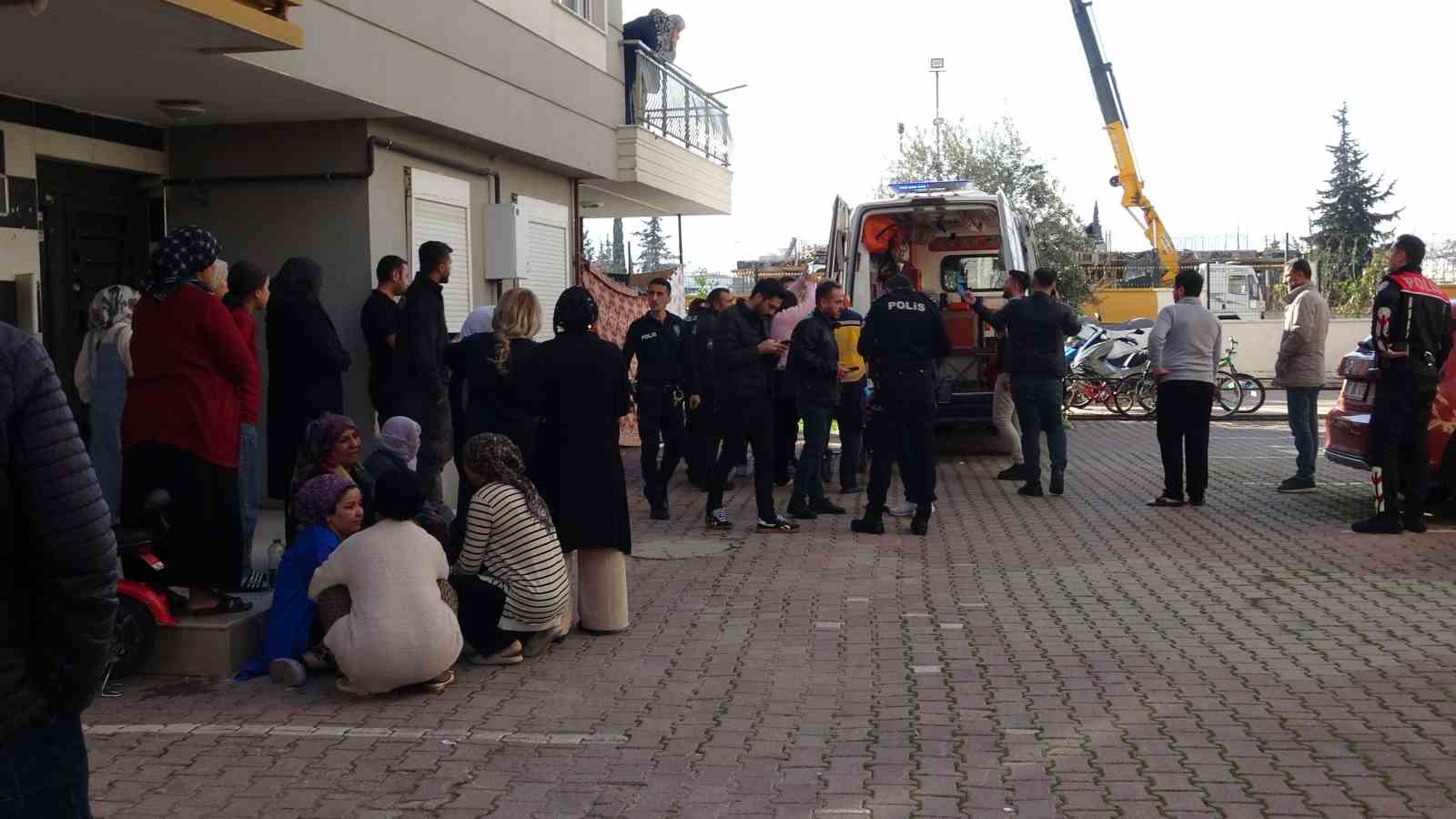 Ağabeyini silahla vurarak öldürdü, diğer ağabeyinin eşini de yaraladı