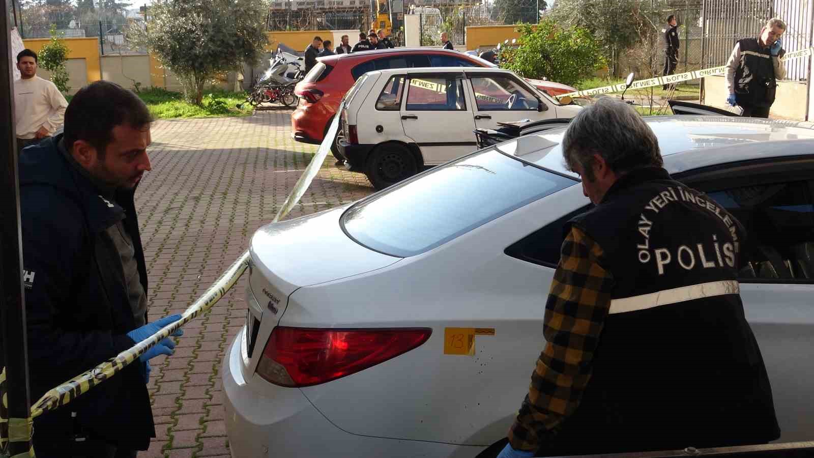 Ağabeyini silahla vurarak öldürdü, diğer ağabeyinin eşini de yaraladı