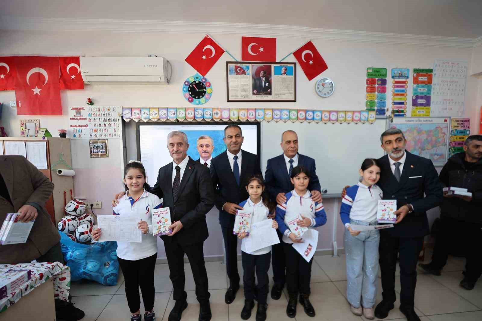 Şahinbey Belediyesi’nden öğrencilere sömestr tatilinde 1 milyondan fazla kitap