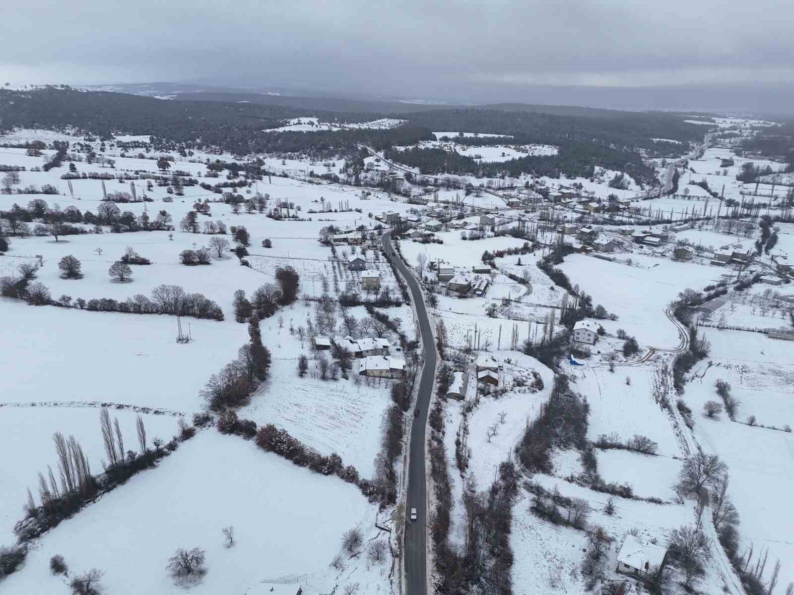 Uşak’ın yüksek kesimleri beyaza büründü