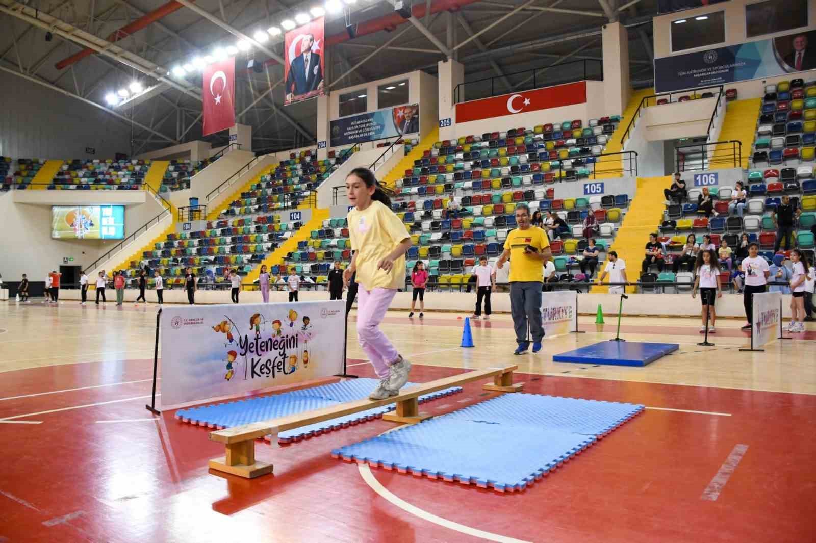 Balıkesir’de yetenekli sporcular keşfediliyor, şampiyonlar yetişiyor