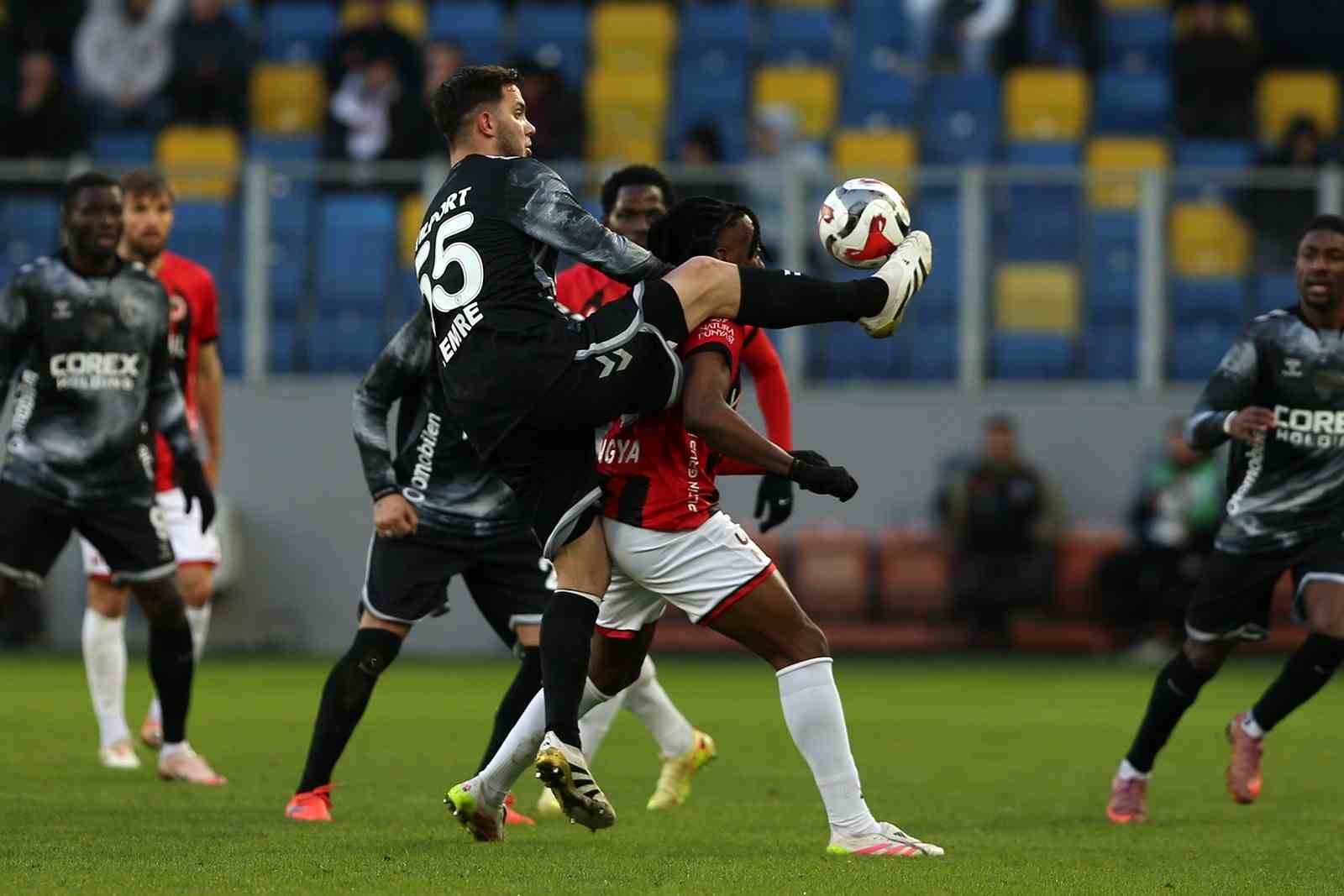 Trendyol Süper Lig: Gençlerbirliği: 0 - Samsunspor: 1 (İlk yarı)