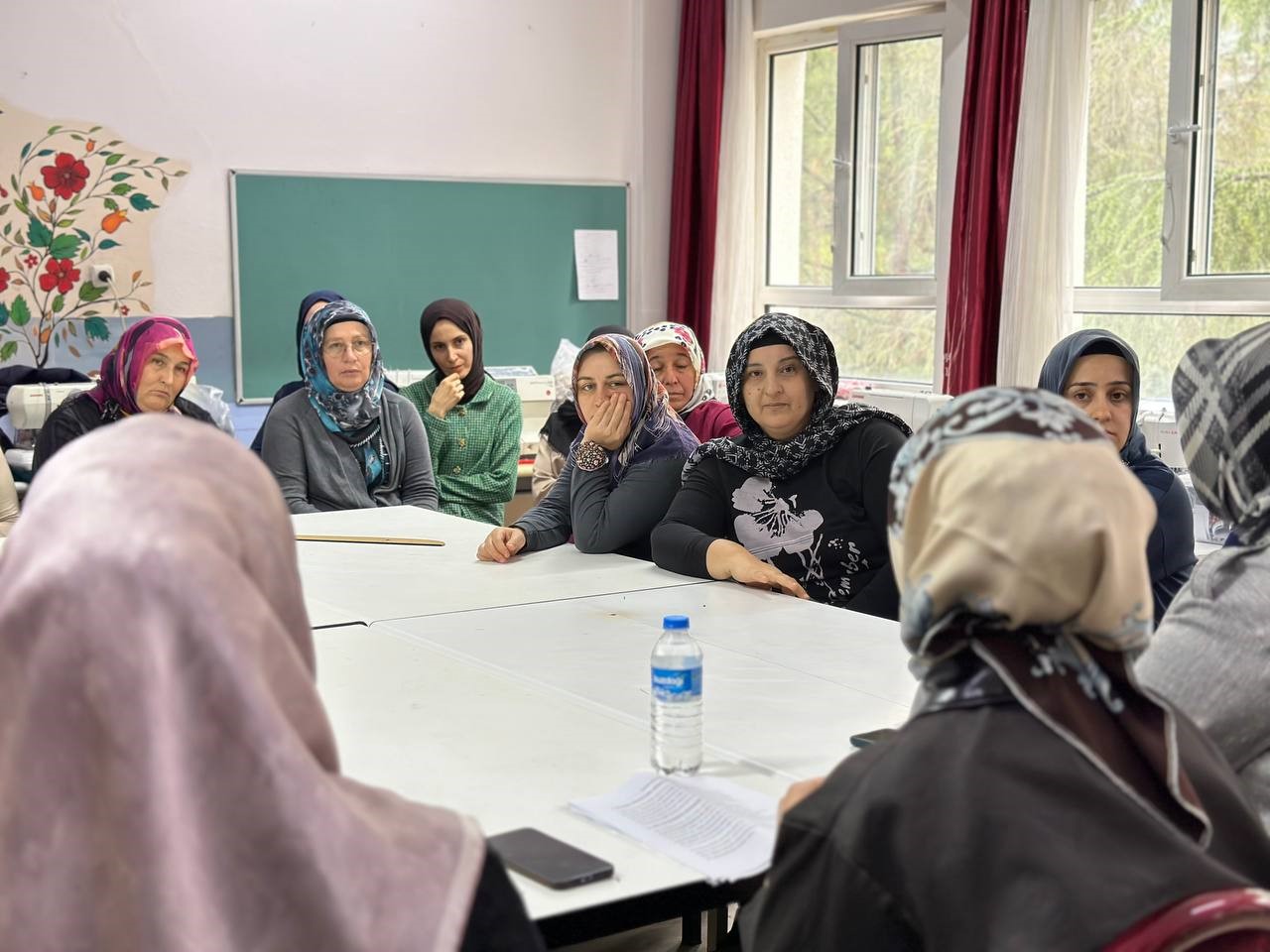 Kırsaldaki kadınlara aile içi iletişim desteği: Uzmanlar ilçe ilçe dolaşıyor