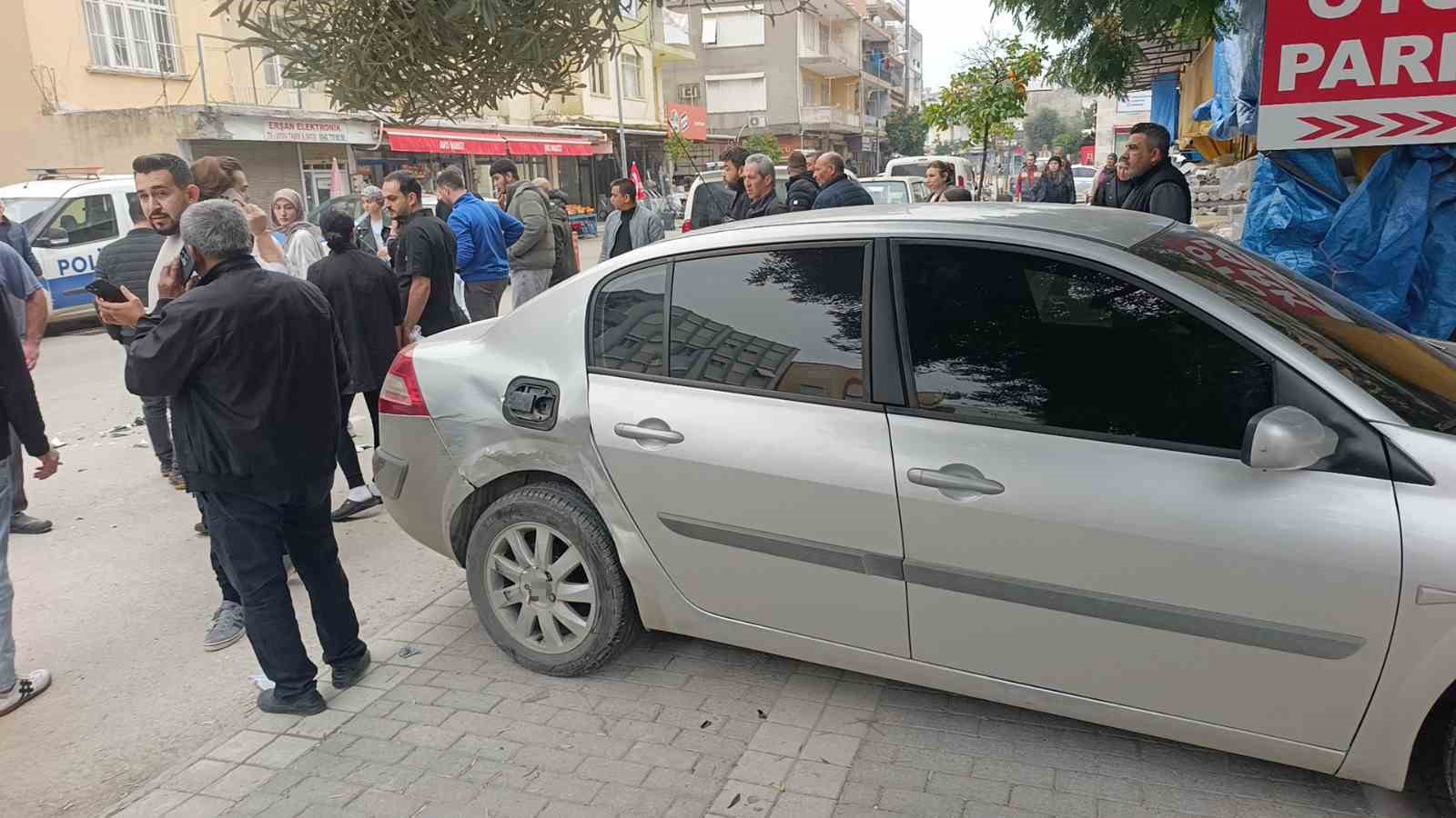 Otoparka dönen otomobil ile motosiklet çarpıştı: 1 yaralı