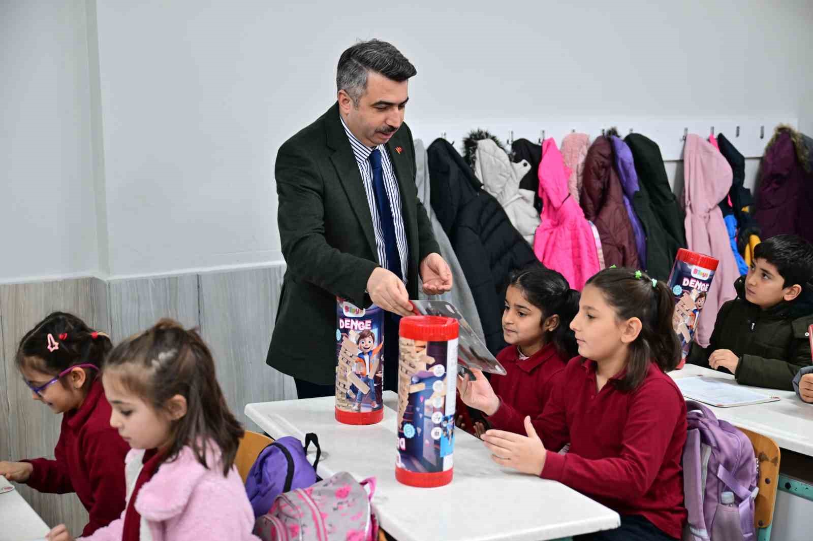 Başkan Yılmaz, öğrencilerin karne heyecanına ortak oldu