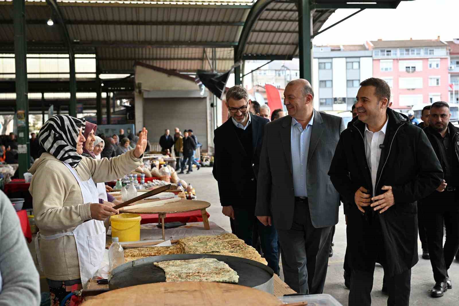 Bigadiçli üreticinin yüzünü Başkan Akın güldürdü