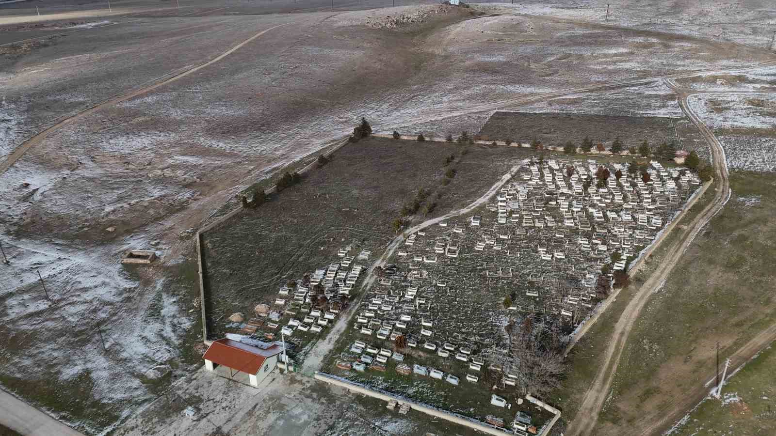 Eskişehir’deki köyde ilginç arazi sıkıntısı