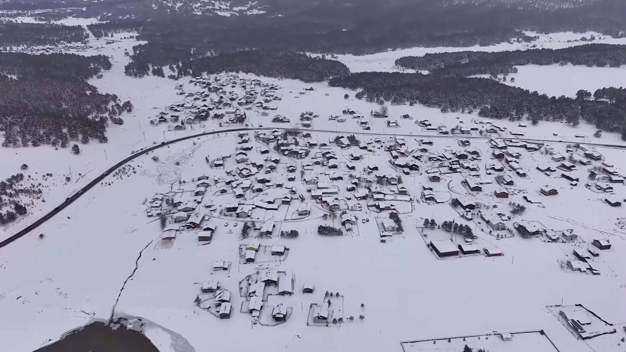 Kamp severlerin uğrak noktası Aladağlar’da kış güzelliği