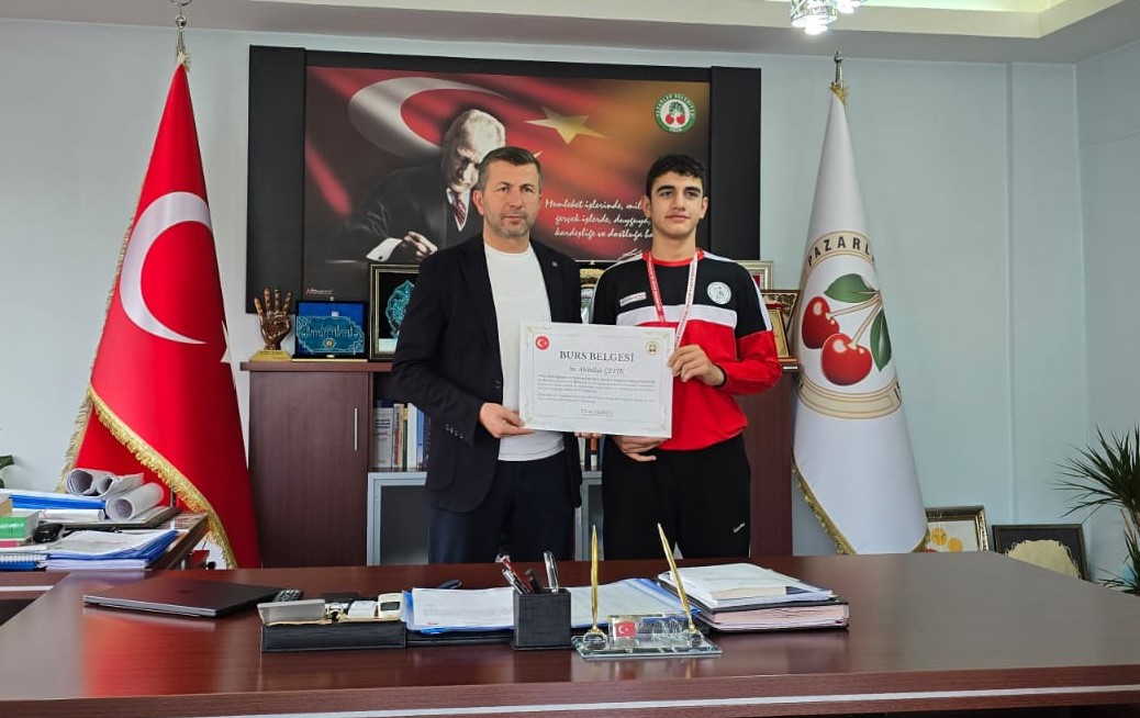 Şampiyon öğrencilere ödüller ve burs müjdesi