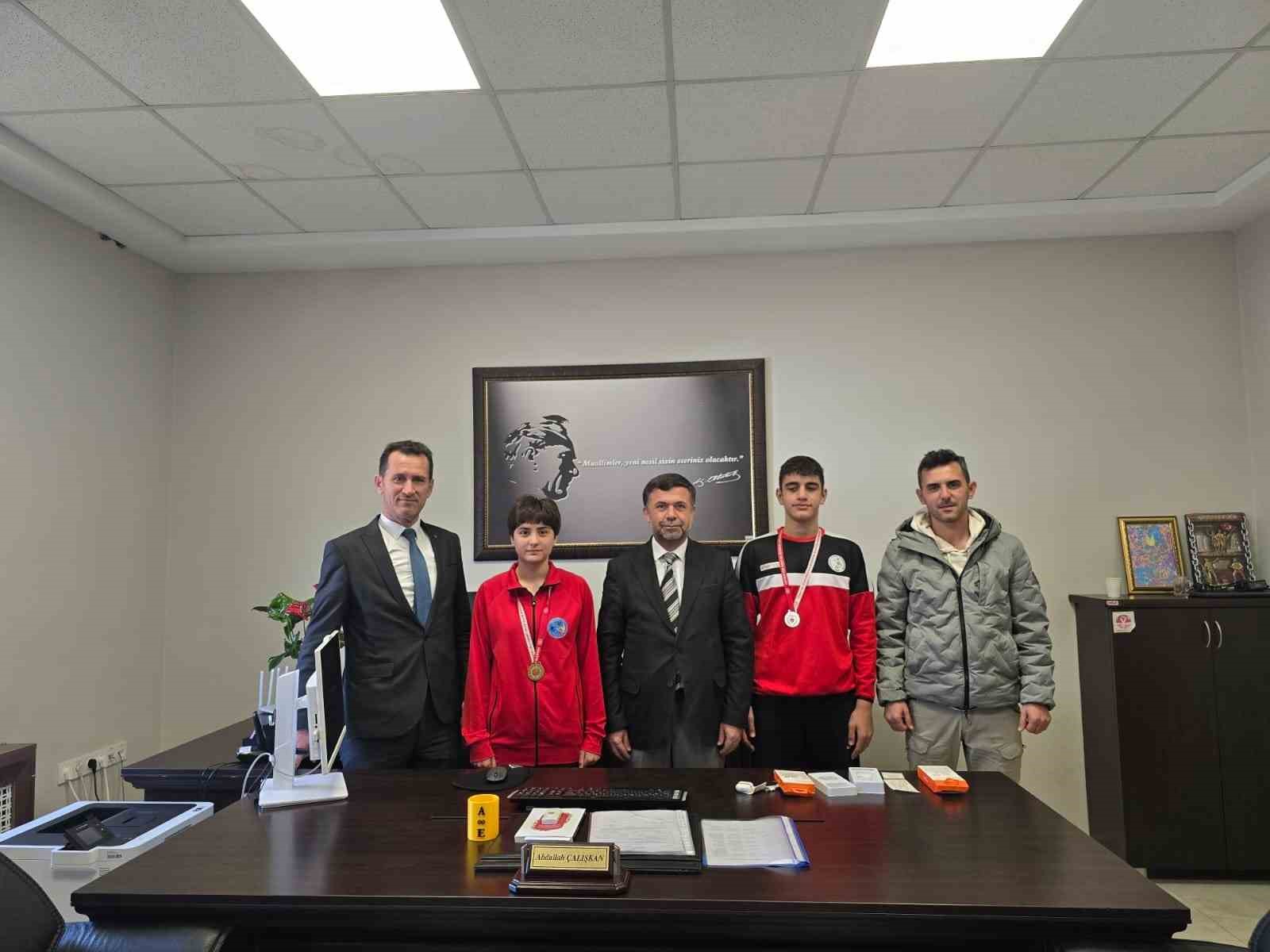 Şampiyon öğrencilere ödüller ve burs müjdesi