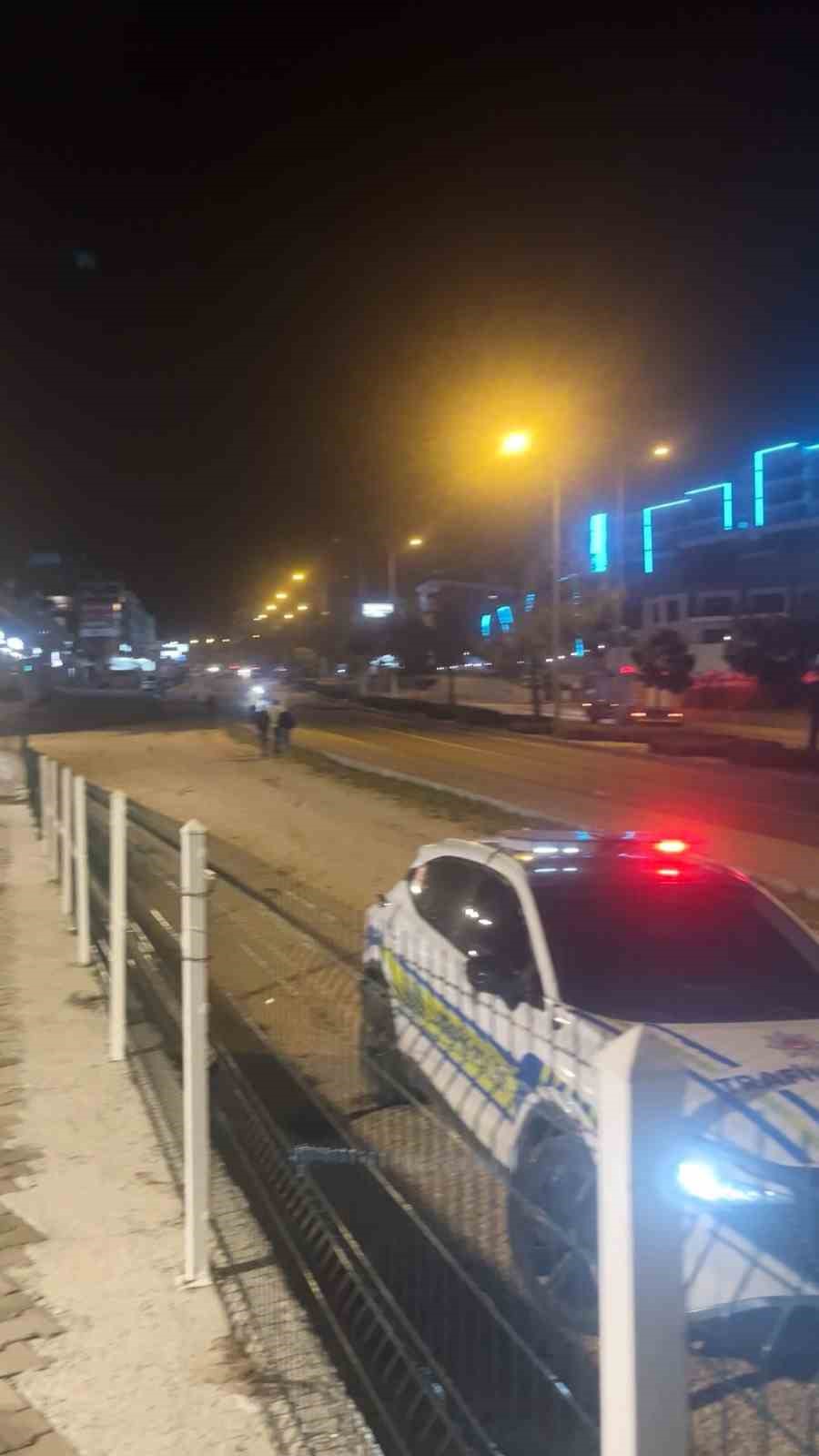 Kaldırıma çarpan motosiklet defalarca takla attı: 22 yaşındaki sürücü hayatını kaybetti