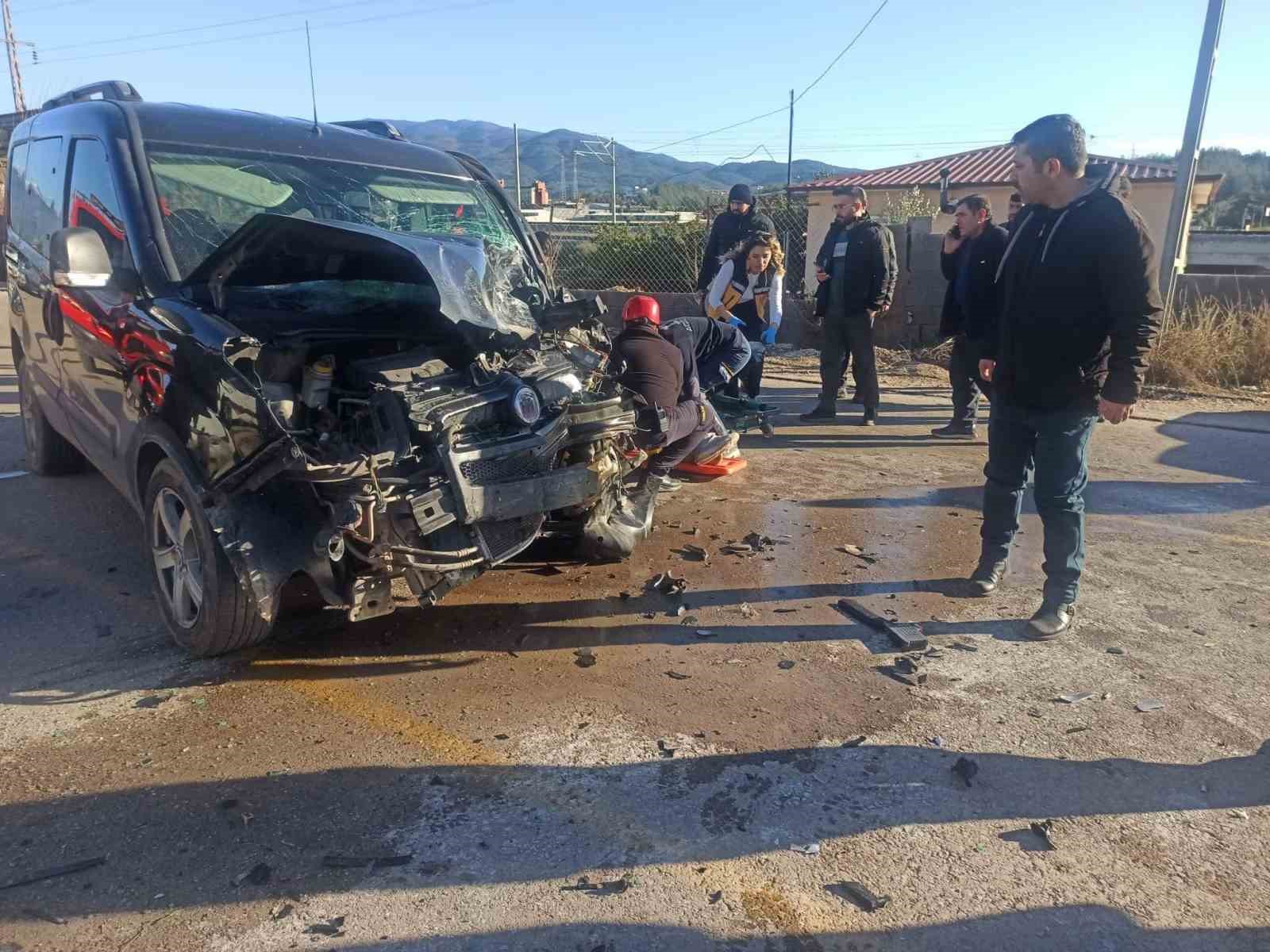 Osmaniye’de 7 kişinin yaralandığı kaza kamerada