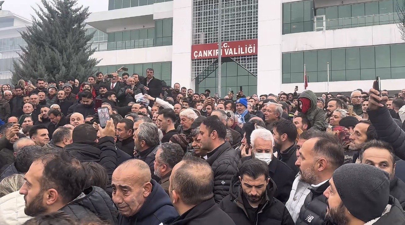 Vali Taşolar’a Çankırılardan duygusal veda