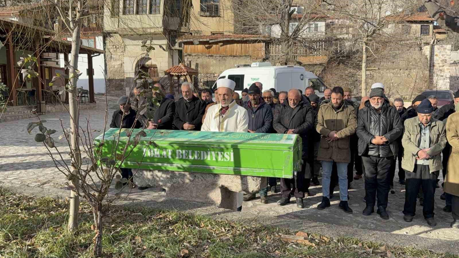 Tokat’ta kan donduran baba cinayetinde cenaze toprağa verildi