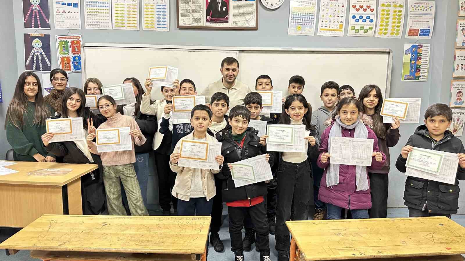 Yüksekova’da 30 bin öğrenci yarıyıl tatiline girdi