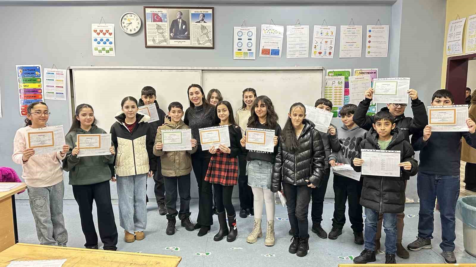 Yüksekova’da 30 bin öğrenci yarıyıl tatiline girdi