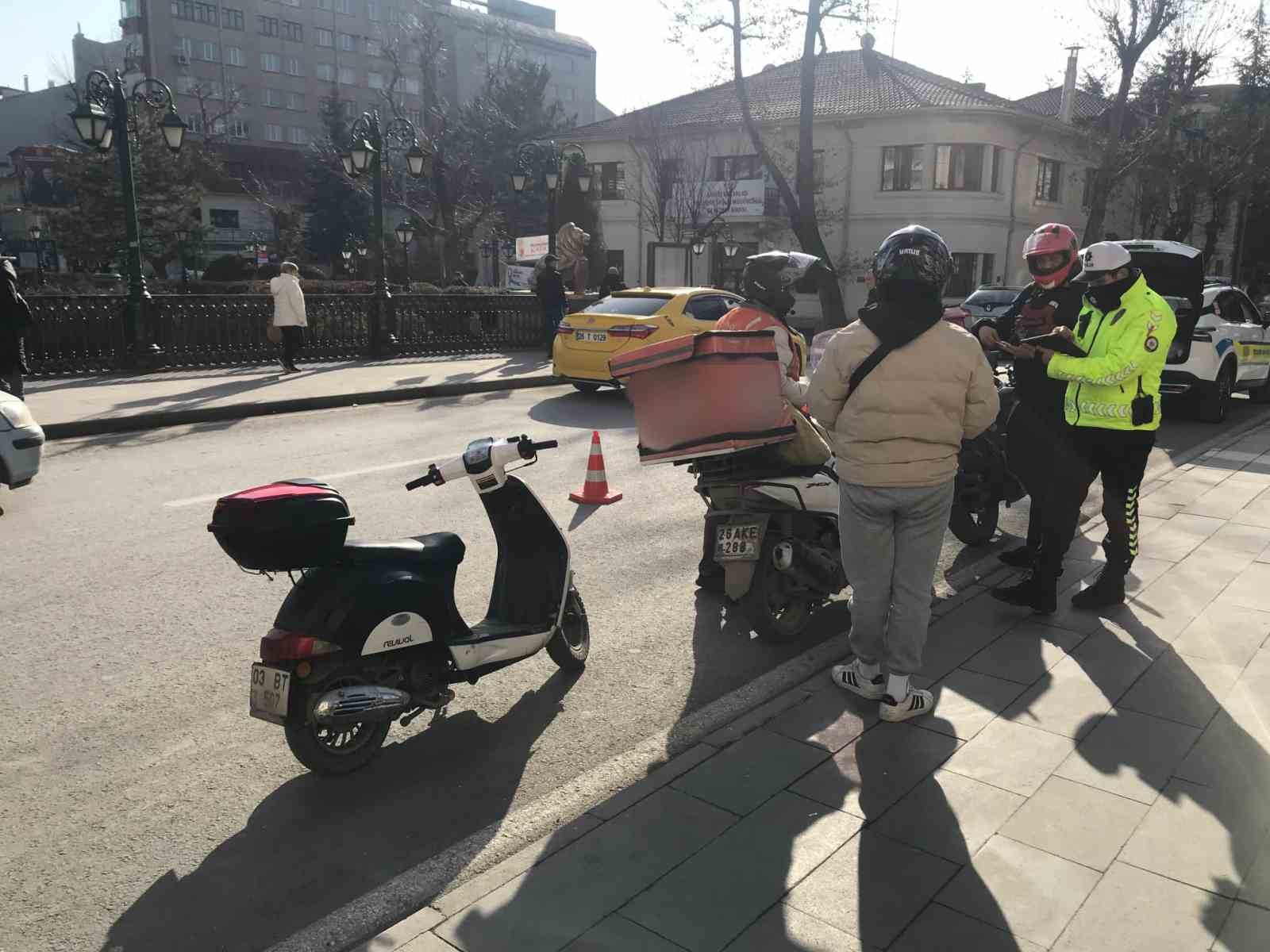 Polis ekiplerince 205 motosiklet ve motorlu bisiklet sürücüsü denetlendi