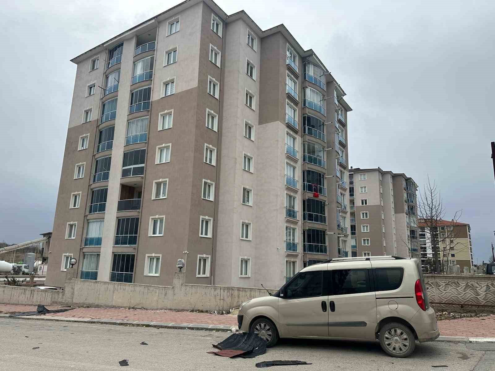 Uşak’ta kuvvetli fırtına hayatı olumsuz etkiledi