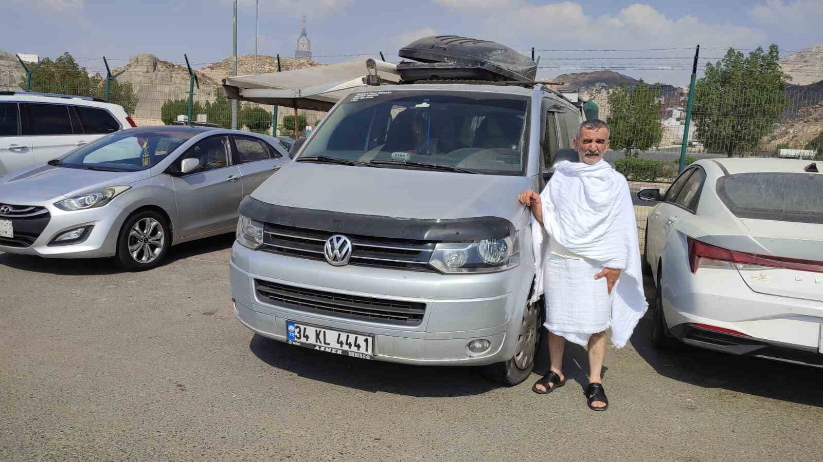 Bursa’dan 2 bin 600 kilometrelik yolu katederek Mekke’ye geldi