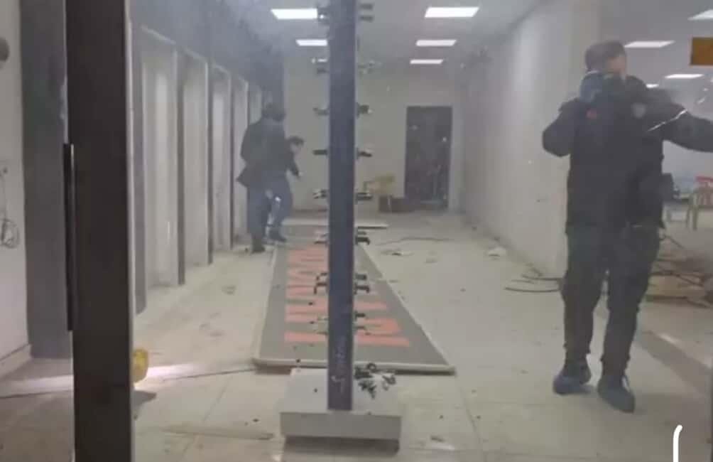 Mardin’de iş yerlerine silahlı saldırı