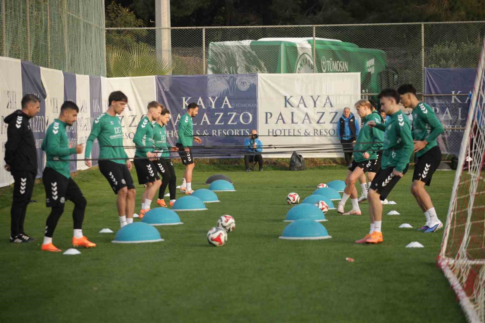 Konyaspor, Antalya’da hazırlıklarına devam ediyor