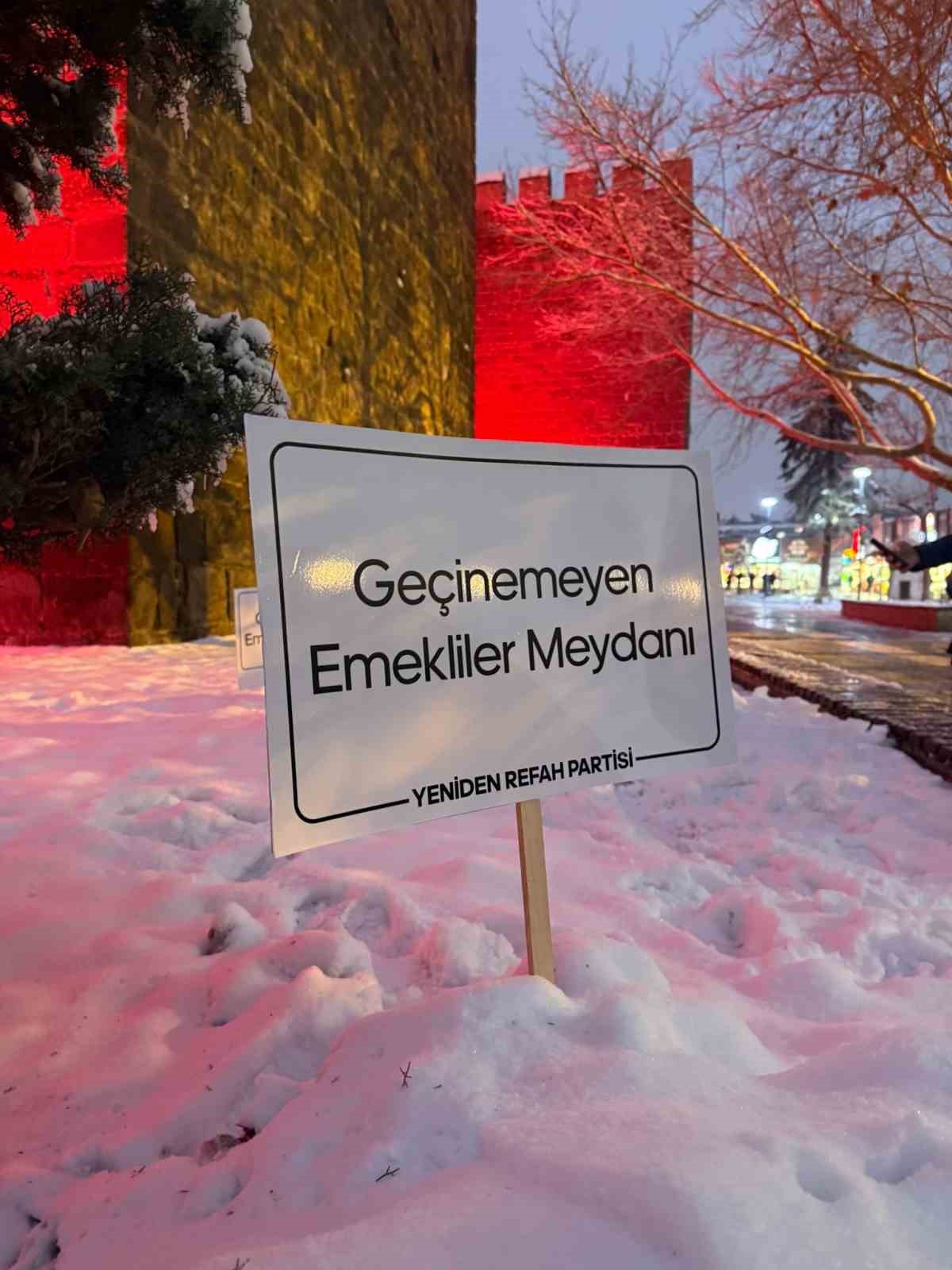 Özcan Başkandan Cumhuriyet Meydanı’na yeni isim teklifi