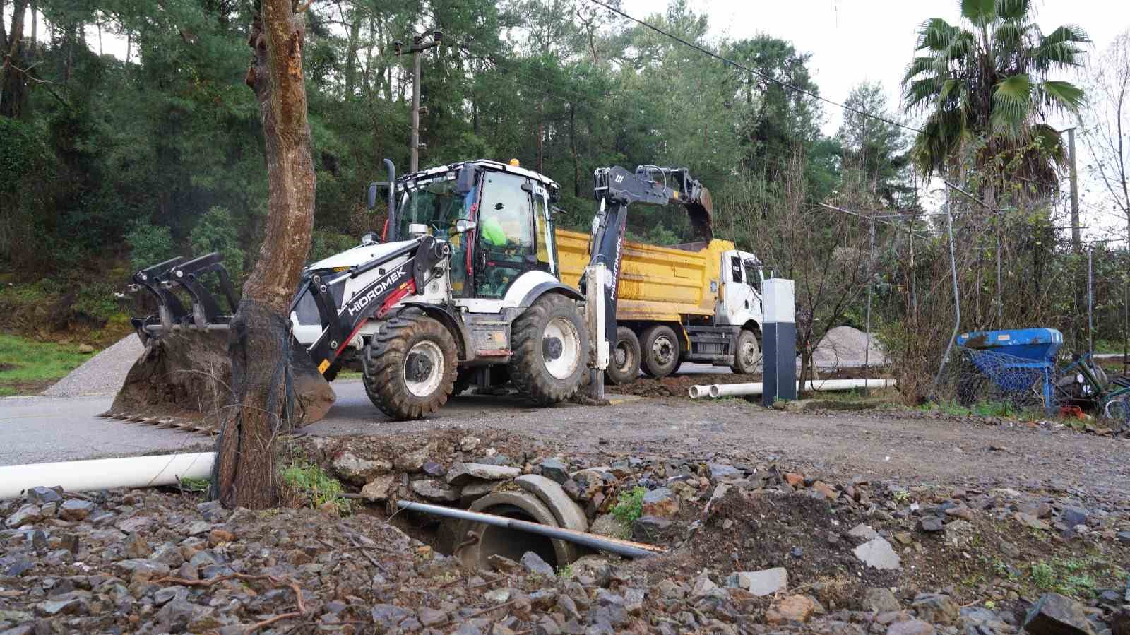 Ortaca Tepearası Mahallesi’ndeki içme suyu hattı yenileniyor