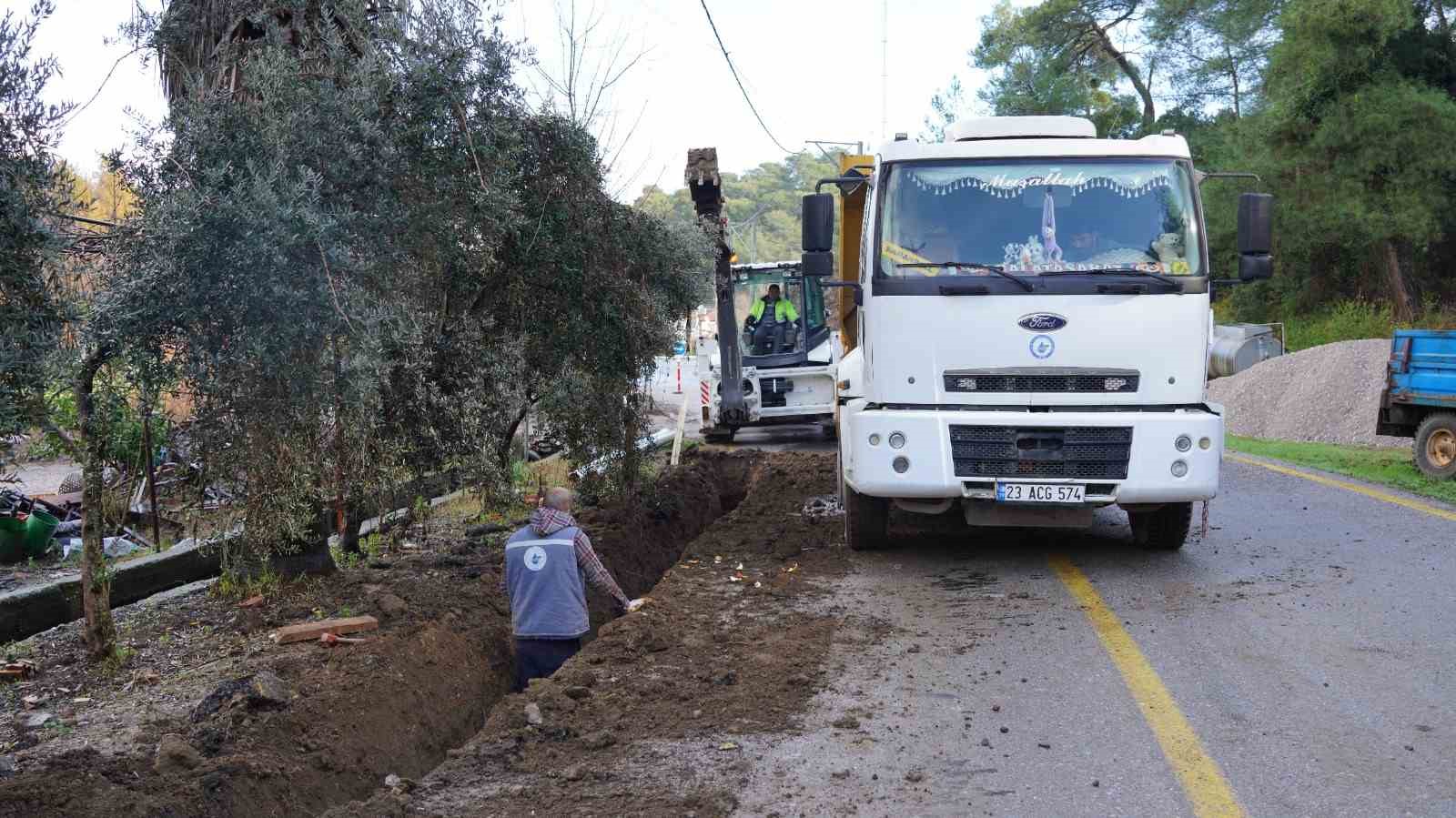 Ortaca Tepearası Mahallesi’ndeki içme suyu hattı yenileniyor