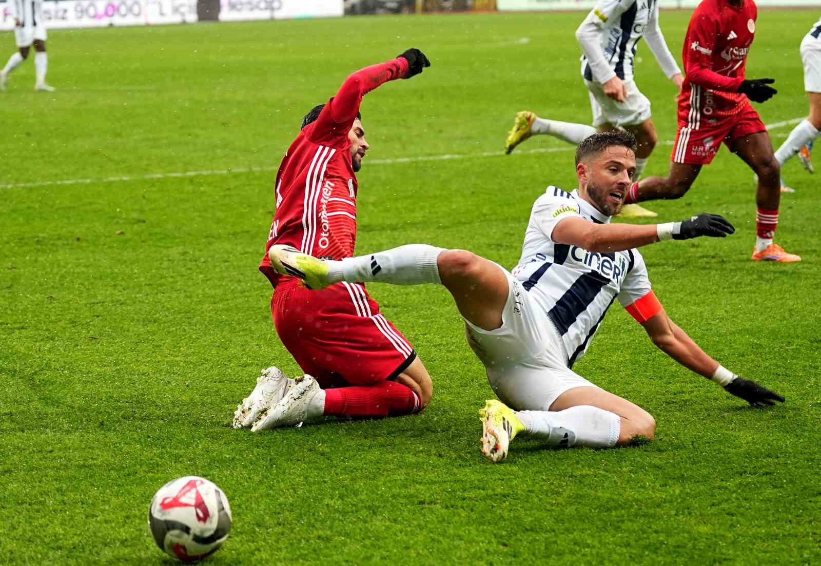 Trendyol Süper Lig: Kasımpaşa: 0 - Antalyaspor: 0 (İlk yarı)