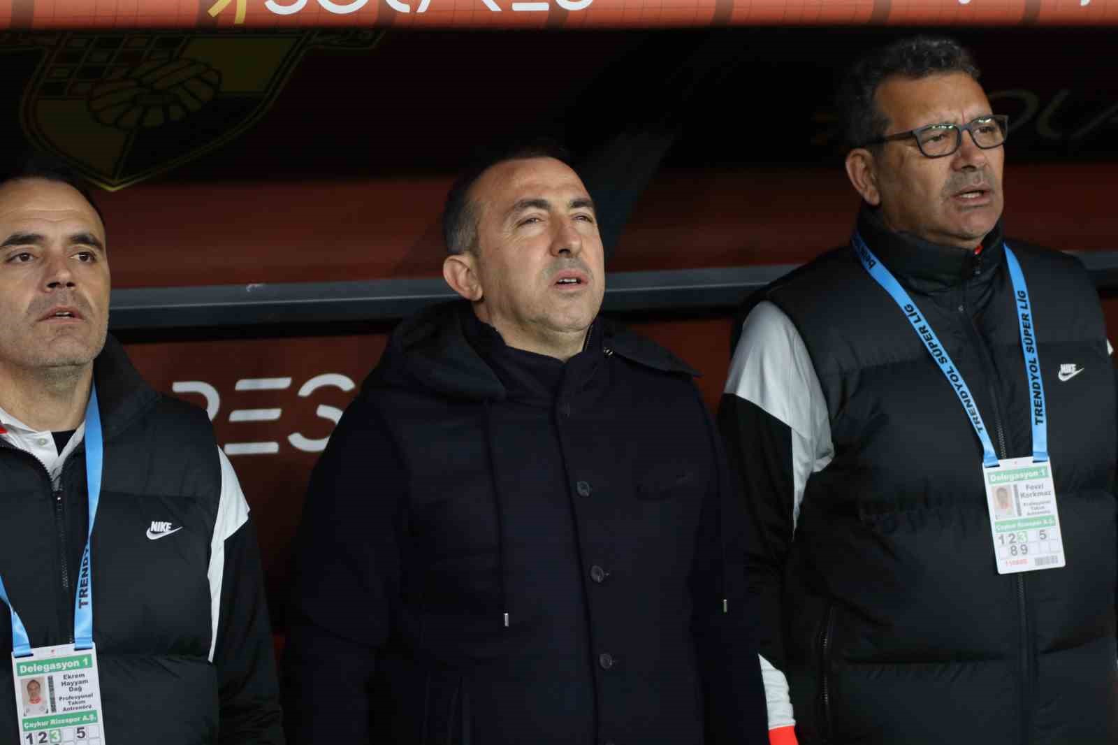 Trendyol Süper Lig: Göztepe: 1 - Çaykur Rizespor: 0 (İlk yarı)